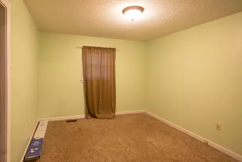 Bedroom - 822 Betsy Pack Dr, Jasper, TN 37347 photo 4 of 5