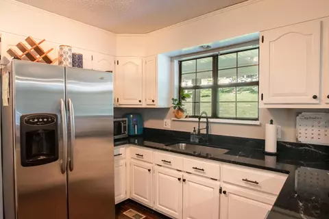 Kitchen - 290 Potts Rd, Ringgold, GA 30736 photo 5 of 6