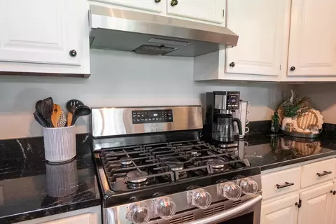 Kitchen - 290 Potts Rd, Ringgold, GA 30736 photo 3 of 6