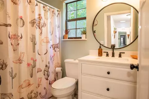 Bath - 290 Potts Rd, Ringgold, GA 30736 photo 1 of 3