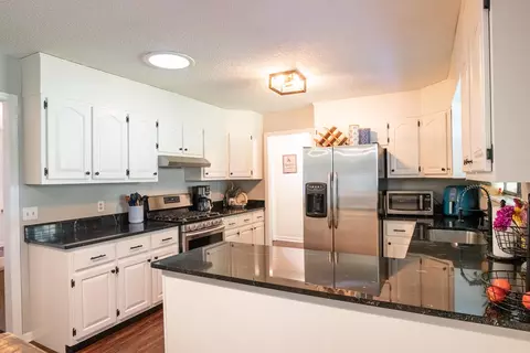 Kitchen - 290 Potts Rd, Ringgold, GA 30736 photo 1 of 6