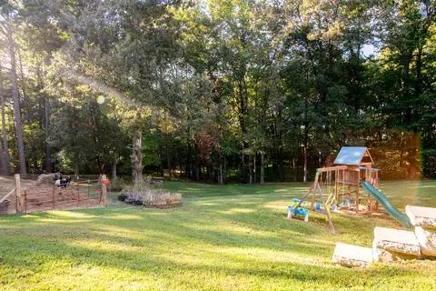 Exterior - 290 Potts Rd, Ringgold, GA 30736 photo 3 of 20