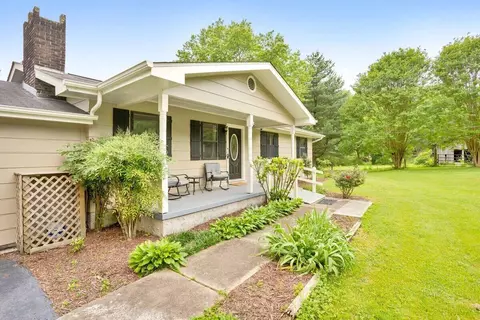 404 Keller Rd, Rossville, GA 30741