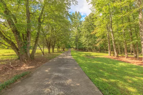 214 Pleasant Grove Ln, Mc Donald, TN 37353