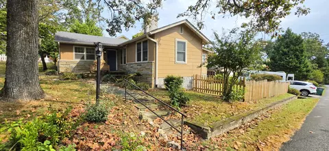 1008 S Crest Rd, Rossville, GA 30741