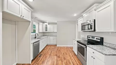 Kitchen - 40 Ruth Ln, Ringgold, GA 30736 photo 1 of 2