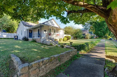 318 Locust Ave, South Pittsburg, TN 37380