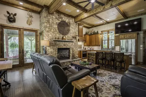 9963 Huckleberry Ln, Soddy Daisy, TN 37379