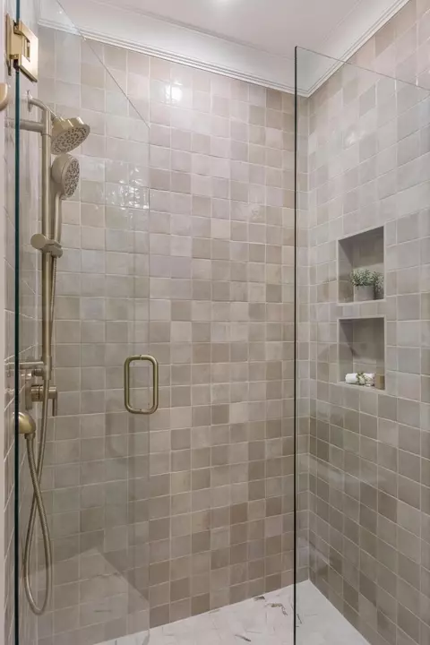 Bath - 357 E 4th St, Chattanooga, TN 37403 photo 5 of 15