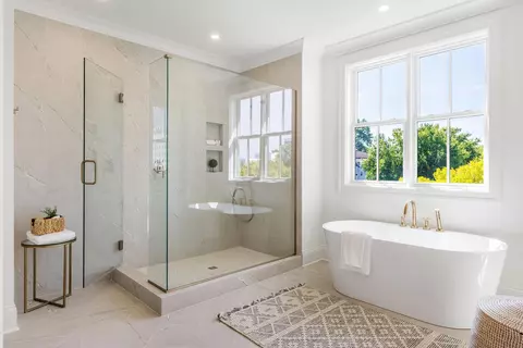 Bath - 357 E 4th St, Chattanooga, TN 37403 photo 10 of 15