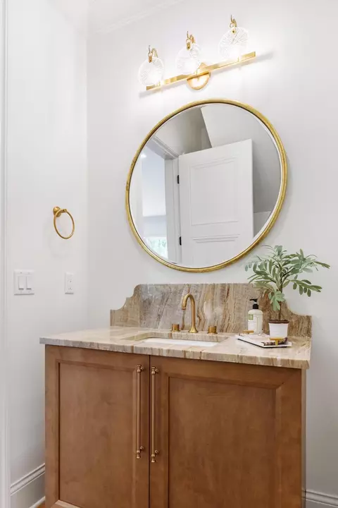 Bath - 357 E 4th St, Chattanooga, TN 37403 photo 1 of 15