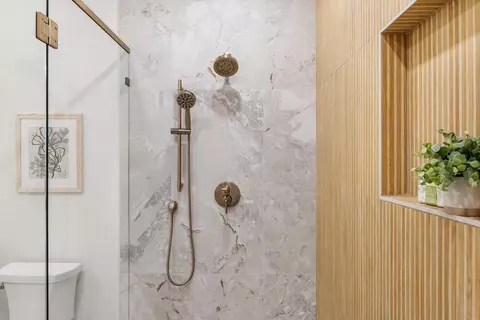Bath - 357 E 4th St, Chattanooga, TN 37403 photo 8 of 15