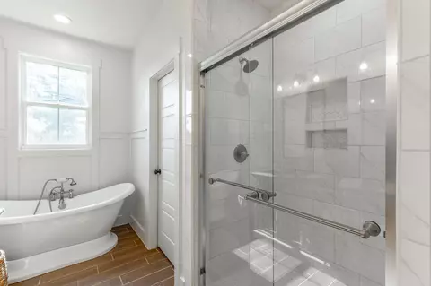 Bath - 3481 Post Oak Rd, Ringgold, GA 30736 photo 4 of 10