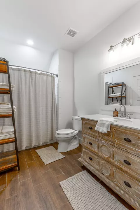 Bath - 3481 Post Oak Rd, Ringgold, GA 30736 photo 6 of 10