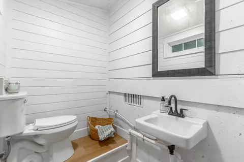 Bath - 3481 Post Oak Rd, Ringgold, GA 30736 photo 10 of 10
