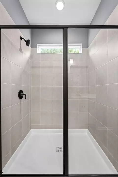 Bath - 89 Willow Cir, Rock Spring, GA 30739 photo 5 of 5