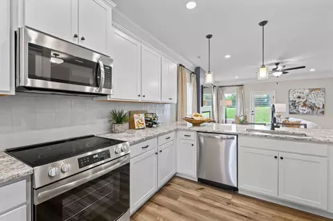 Kitchen - 89 Willow Cir, Rock Spring, GA 30739 photo 8 of 11