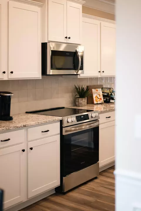 Kitchen - 89 Willow Cir, Rock Spring, GA 30739 photo 2 of 11
