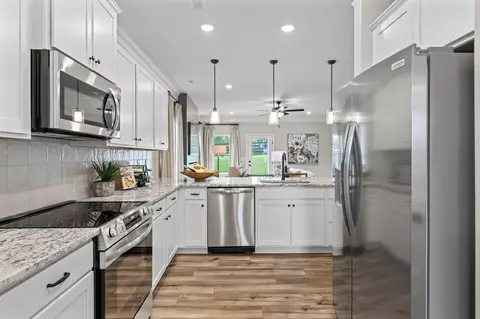 Kitchen - 127 Willow Cir, Rock Spring, GA 30739 photo 6 of 10