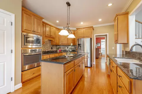 Kitchen - 1791 Windstone Dr, Ringgold, GA 30736 photo 8 of 12