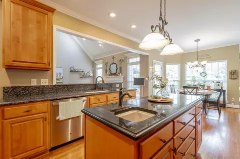 Kitchen - 1791 Windstone Dr, Ringgold, GA 30736 photo 4 of 12