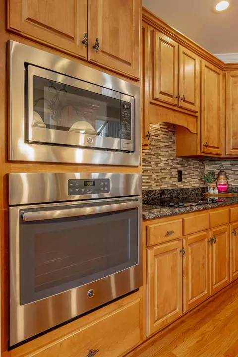 Kitchen - 1791 Windstone Dr, Ringgold, GA 30736 photo 11 of 12