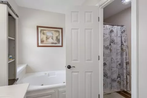 Bath - 300 Bullens Rd, Ocoee, TN 37361 photo 3 of 4