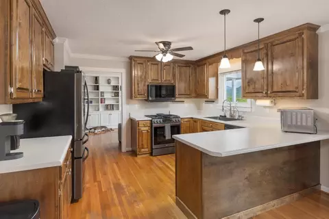 Kitchen - 300 Bullens Rd, Ocoee, TN 37361 photo 4 of 4