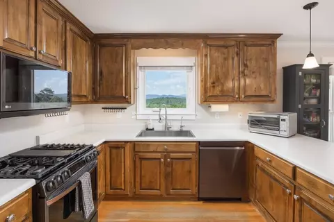 Kitchen - 300 Bullens Rd, Ocoee, TN 37361 photo 1 of 4
