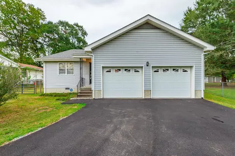 127 S Center St, Rossville, GA 30741