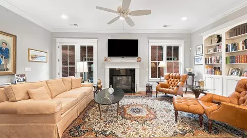 Living - 117 E 3rd St, Chattanooga, TN 37403 photo 1 of 1