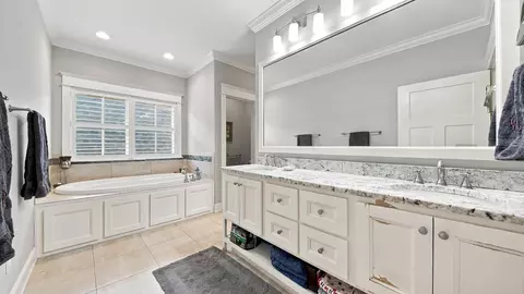Bath - 117 E 3rd St, Chattanooga, TN 37403 photo 3 of 6