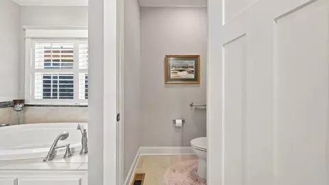 Bath - 117 E 3rd St, Chattanooga, TN 37403 photo 5 of 6