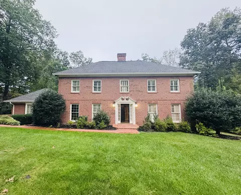 42 Rock Crest Dr, Signal Mountain, TN 37377
