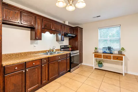 Kitchen - 122 Hazel Dr, Dalton, GA 30721 photo 2 of 2