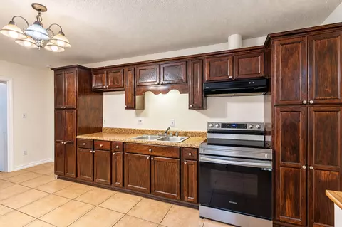 Kitchen - 122 Hazel Dr, Dalton, GA 30721 photo 1 of 2