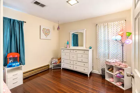 Bedroom - 122 Hazel Dr, Dalton, GA 30721 photo 2 of 8