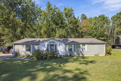 144 Betsy Ln, Rossville, GA 30741