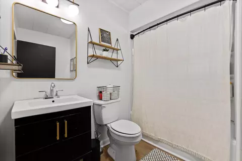 Bath - 12 Cedar St, Ringgold, GA 30736 photo 1 of 4