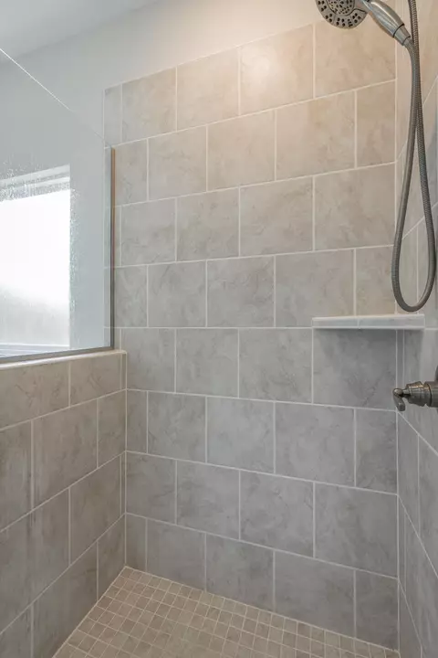 Bath - 1714 Buttonwood Loop, Chattanooga, TN 37421 photo 8 of 9