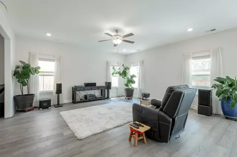 Living - 1714 Buttonwood Loop, Chattanooga, TN 37421 photo 2 of 5