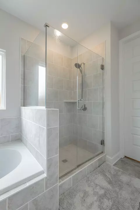 Bath - 1714 Buttonwood Loop, Chattanooga, TN 37421 photo 7 of 9
