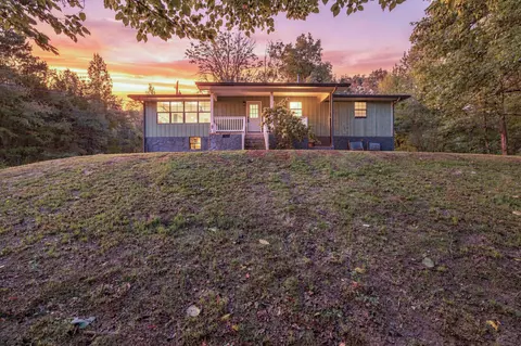 568 Old Hooker Rd, Wildwood, GA 30757