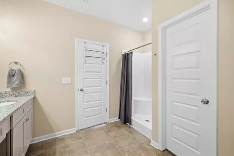 Bath - 6738 Dharma Loop, Chattanooga, TN 37412 photo 2 of 5