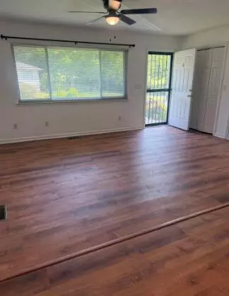 Living - 4007 Sunset Ave, Chattanooga, TN 37411 photo 1 of 1