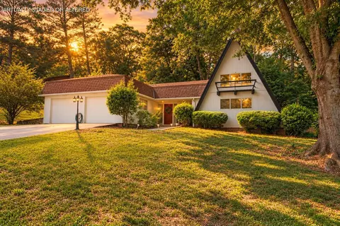 1230 Valencia Dr, Dalton, GA 30720