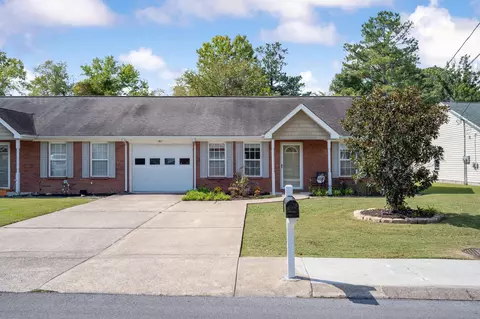 678 Flagstone Dr, Rossville, GA 30741