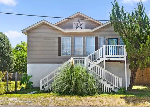 108 W 9th St, Chickamauga, GA 30707