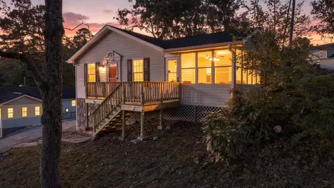 9024 Chip Dr, Soddy Daisy, TN 37379