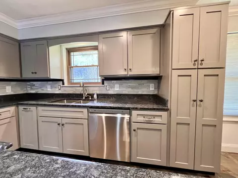 Kitchen - 226 Pine Grove Rd, Ringgold, GA 30736 photo 3 of 4